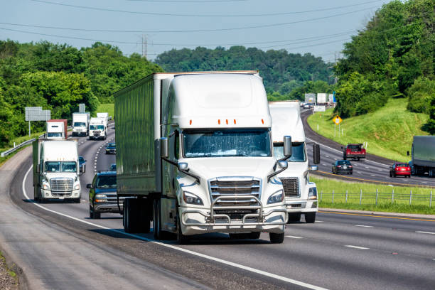 istock Heavy Interstate Traffic in Tennessee 986952610