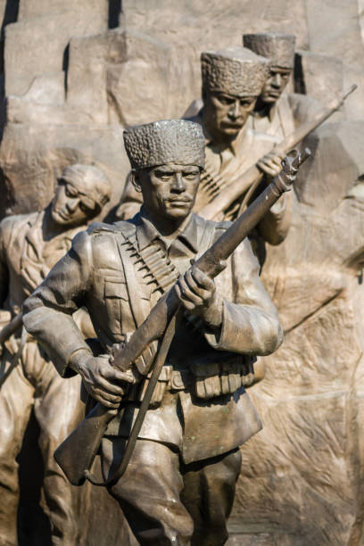 estatua de ataturk en el centro de kastamonu - freedom fighter fotografías e imágenes de stock