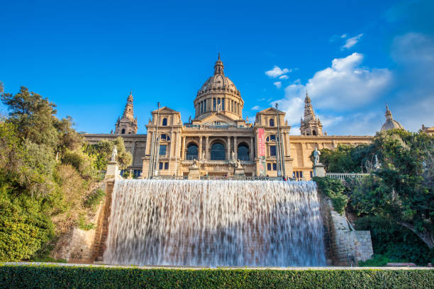 mágica fonte de montjuic e o museu nacional de arte da catalunha - mnac - fotografias e filmes do acervo