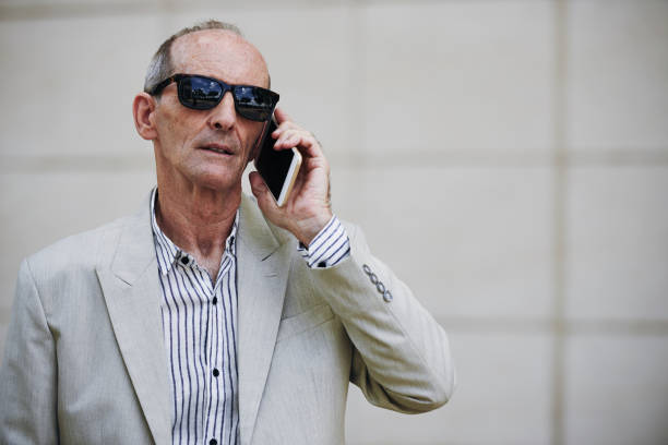 istock Businessman on the phone 987237392