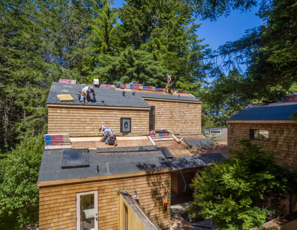 istock Installing new roof. Aerial View. 987294610