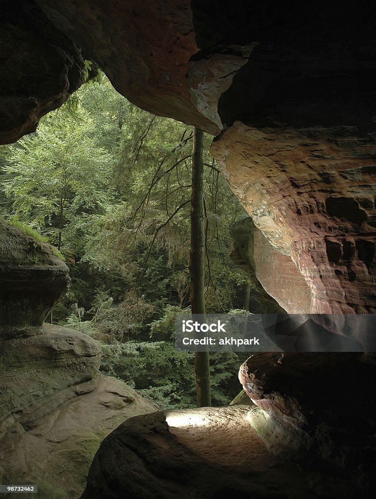 Höhle in hocking hills-park - Lizenzfrei Anhöhe Stock-Foto