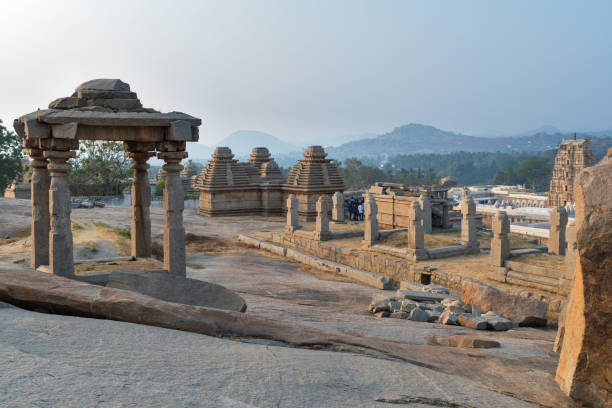 istock Ancient arbour in historical Hampi ensemble. 987373770
