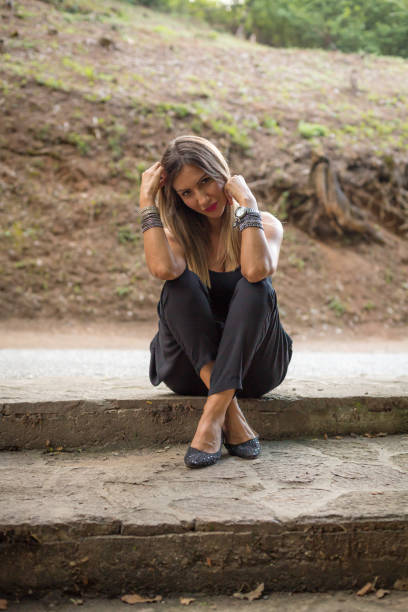 istock Beautiful woman 987442148