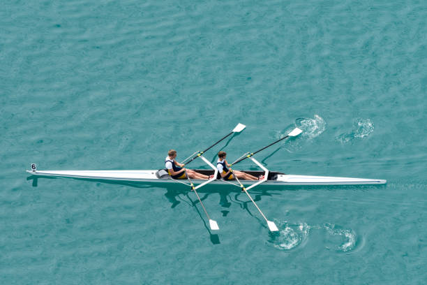 podwójna drużyna wioślarstwo scull - rowboat sports team team sport teamwork zdjęcia i obrazy z banku zdjęć
