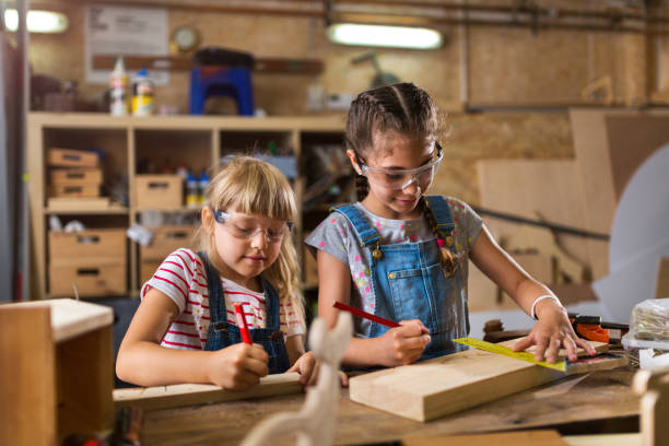 istock Kids Wood Crafts 987519722