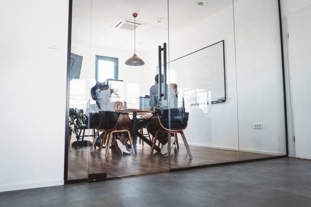 istock Meeting behind closed doors 987655922