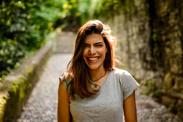 portrait of a beautiful smiling woman. - native habitat imagens e fotografias de stock