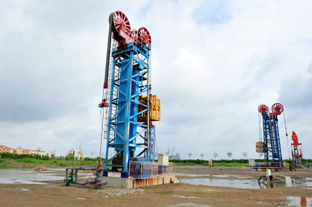 istock The oil pump 987963538