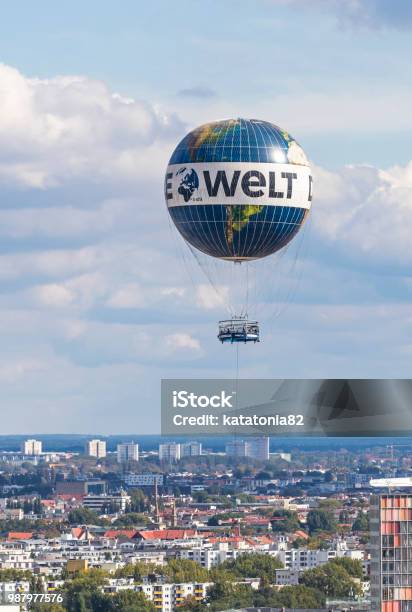Paine Gillic Dapper bevestig alstublieft Heliumballon Weltballon In Den Himmel Über Berlin Deutschland Stockfoto und mehr Bilder von Aussicht genießen - iStock Paine Gillic Dapper bevestig alstublieft Heliumballon Weltballon In Den Himmel Über Berlin Deutschland Stockfoto und mehr Bilder von Aussicht genießen - iStock