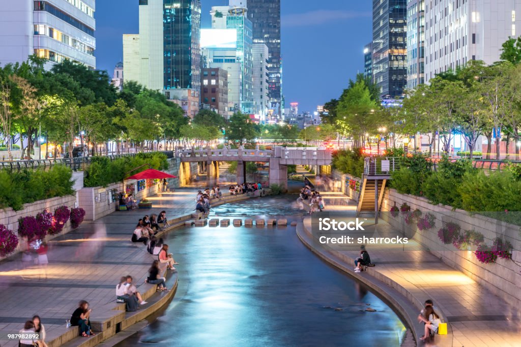 Cheong-Gyecheon coucher de soleil stream, Séoul, Corée du Sud - Photo de Rivière Cheonggyecheon libre de droits