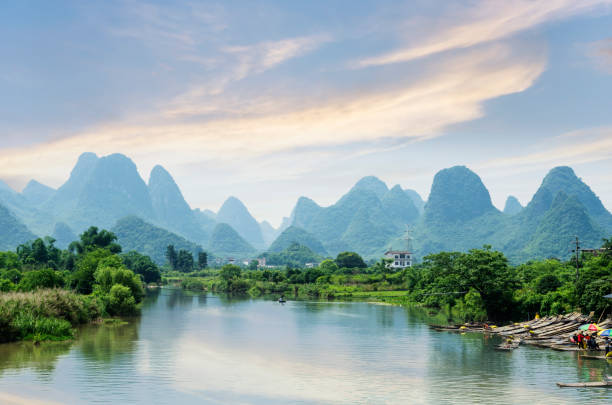 中国の桂林 - yangshuo ストックフォトと画像