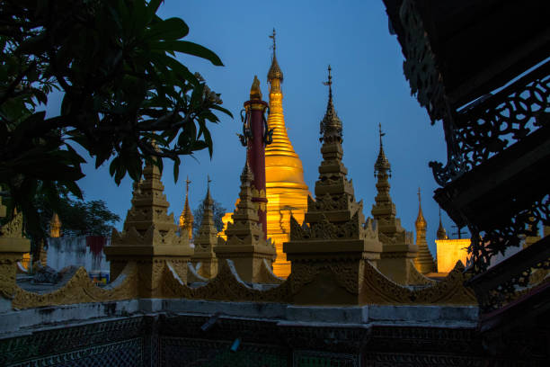 istock Myanmar: Su Taung Pyae Pagoda 988051078