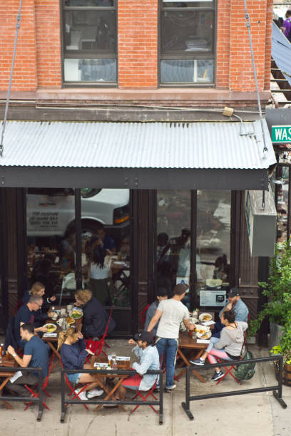street cafe new york - caucasian three dimensional shape men sky imagens e fotografias de stock
