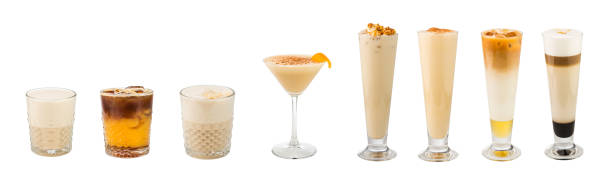 conjunto de álcool à base de café clássico cocktails macio e long-bebidas isolados no fundo branco - cream liqueur - fotografias e filmes do acervo