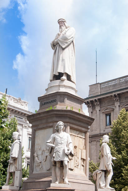 статуя леонардо да винчи - renaissance period стоковые фото и изображения