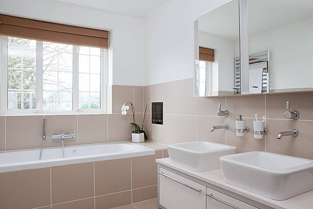 bagno moderno - bathroom bathtub contemporary tile foto e immagini stock