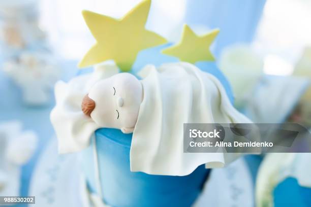 Köstliche Geburtstag Taufe Oder Babyduschekuchen Verziert Mit Newbotn Schlafen Stockfoto und mehr Bilder von Taufe