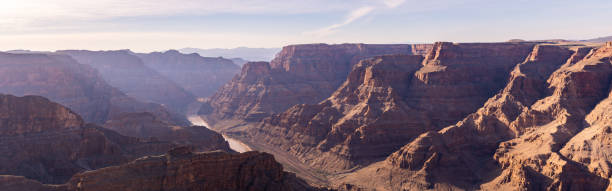 borda oeste do grand canyon panorama - canyon majestic grand canyon helicopter - fotografias e filmes do acervo