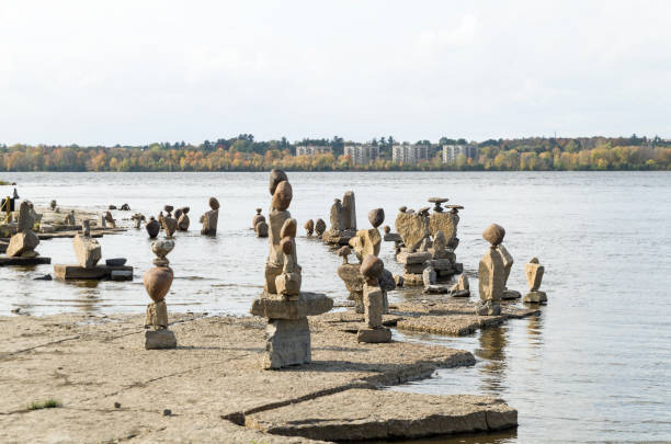 istock 2017 Inukshuks at Remics Rapids 49 988641480