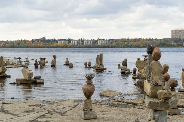 istock 2017 Inukshuks at Remics Rapids 42 988649032