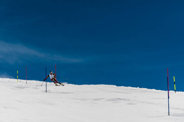 gudauri, georgia - 28 de marzo de 2015: georgiano esquiador realiza en campeón de slalom de georgia - american football football season white fotografías e imágenes de stock