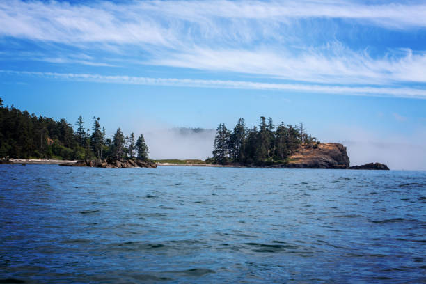istock Fog yields to the sun on a perfect day 988792218