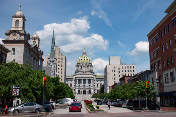 istock Pennsylvania State Capitol Architecture Buildings Looking Down State Street 989198770