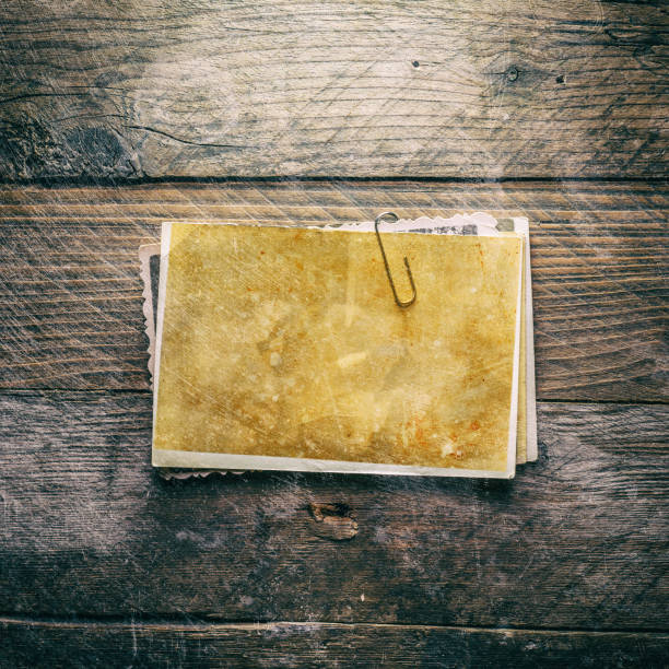 istock Vintage blank photo 989250604