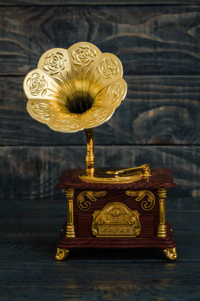 istock Vintage Phonograph Gramofon Music Box 989292878