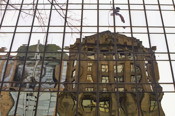 istock Skyscrapers reflection in Pittsburgh 989300316