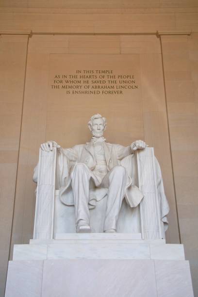 istock Washington - Lincoln Memorial 989305156
