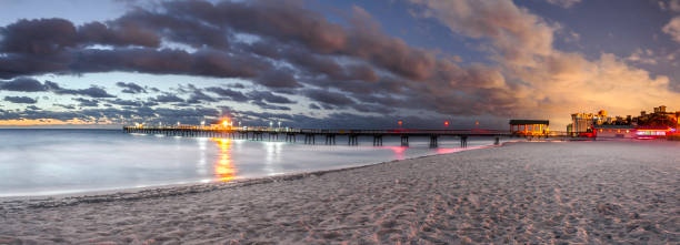 istock Lauderdale-by-the-Sea Pier at Sunrise 989338976