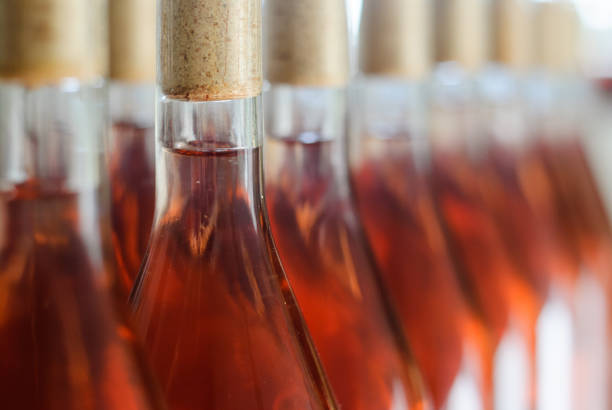 ワインボトル - bottling plant winery wine industry ストックフォトと画像