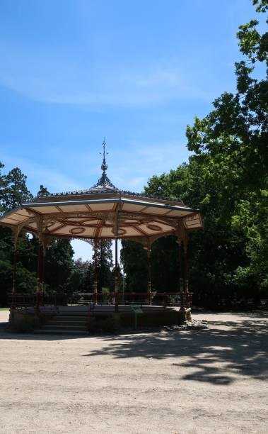 istock Pavilion of the Parc du Thabor 989380654
