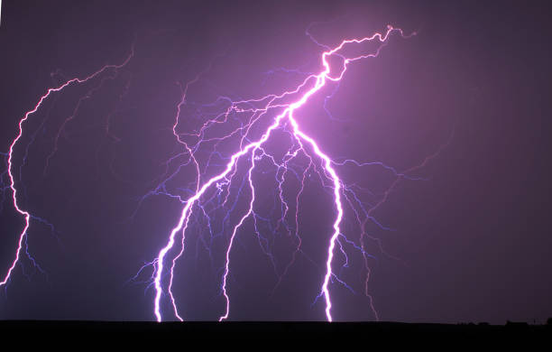istock Lightning outside of Lakeview Oregon 989456970