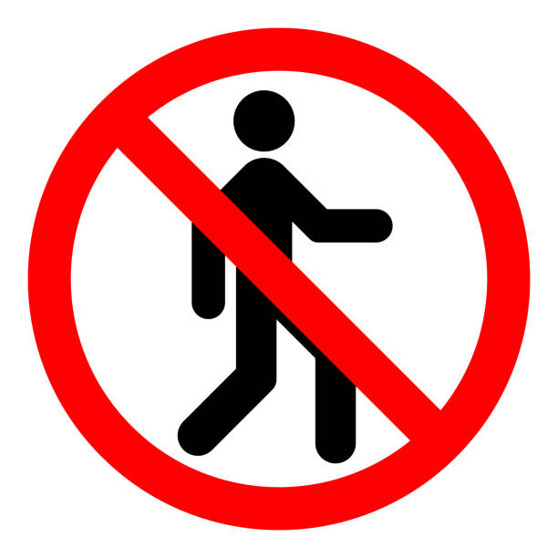 ilustraciones, imágenes clip art, dibujos animados e iconos de stock de ninguna señal de entrada. silueta humana tachado en círculo rojo. icono de vector - no autorizado