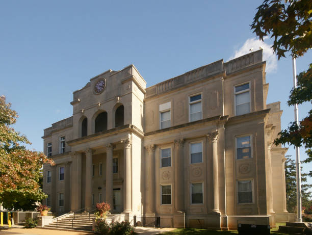 istock SAINT FRANCOIS COUNTY COURTHOUSE 989551180