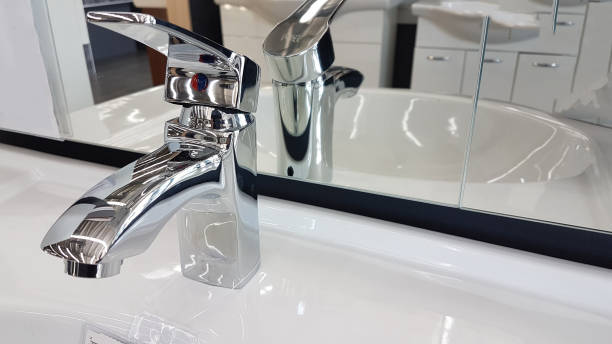 istock tap bath indooers new reflections mirror 989576972