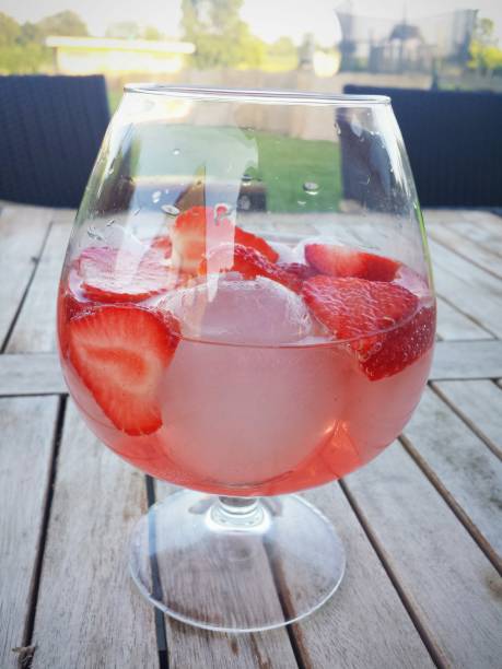 istock Strawberry ice cube coctail daiquiri bellini wodka alcohol liquor 989616460