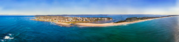 istock D The entrance Sea 2 Shore pan 989800522