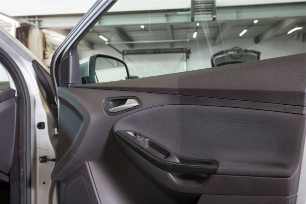istock Car door before and after dry 990285444