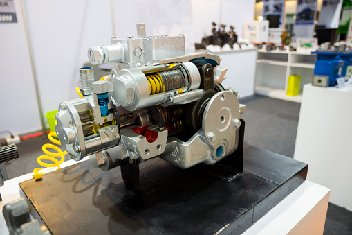 Cross Section of  piston pump for heavy duty equipment\