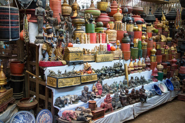 istock Myanmar: Nyaung Oo Marketplace 990498344