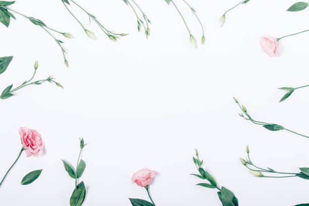 istock Floral flat lay arrangement with pink flowers 990537096
