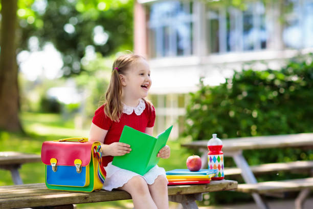 子の学校年度の開始に戻る - 16192 ストックフォトと画像