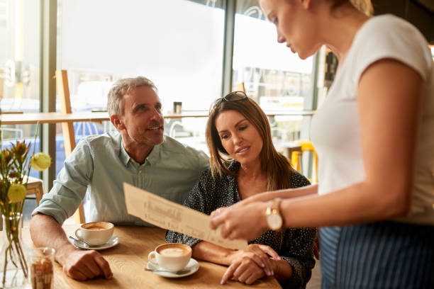 istock She helps her customer's make the best choice 990794846