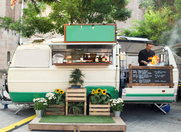 istock Food truck wok 990958316