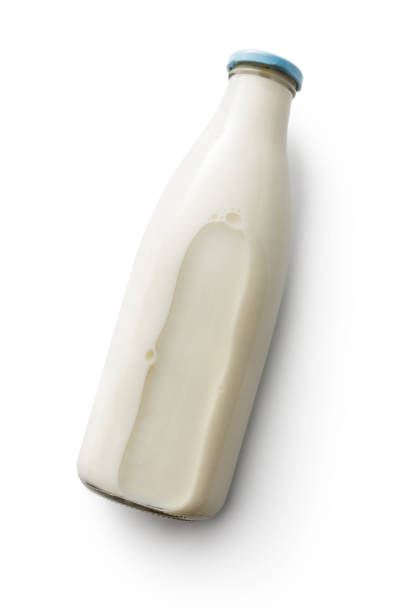 ドリンク: 瓶の牛乳は、白い背景で隔離 - 牛乳ビン ストックフォトと画像