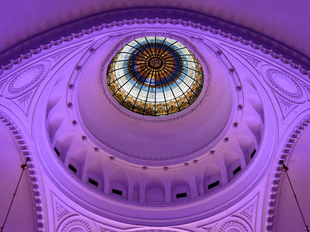 bóveda de la sinagoga dentro de - dome skylight stained glass glass fotografías e imágenes de stock